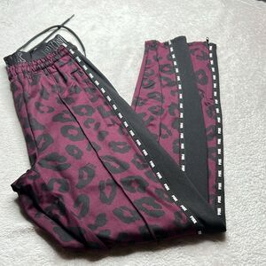 VICTORIA’SSECRET PINK XS Leopard Skinny Track Pants Luscious Plum Black Logo